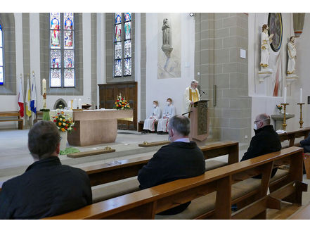 Festgottesdienst für die Kommunionjubilare an Ostermontag (Foto: Karl-Franz Thiede)